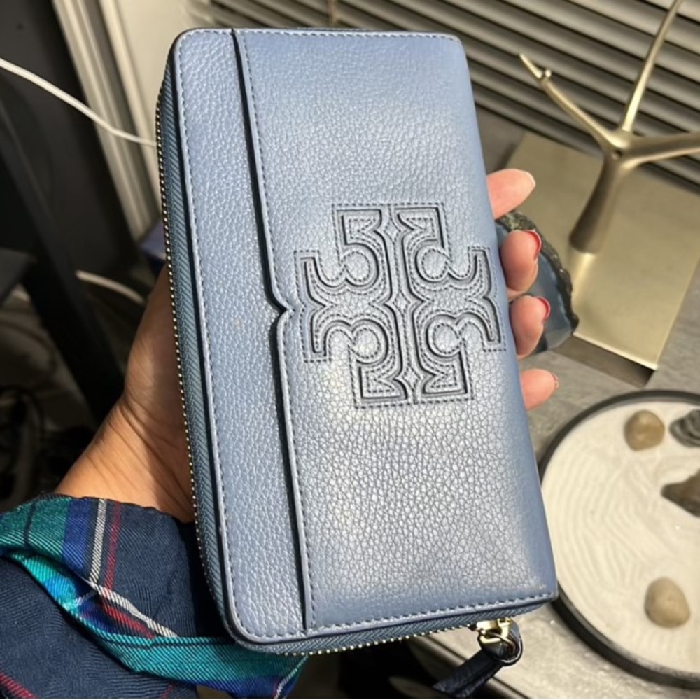 Tory Burch McGraw Leather Wallet - Picture 2 of 10